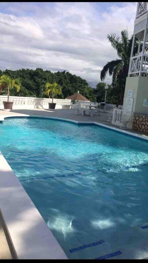 #D1 castle STUDIO WIFI KING bed Ocho Rios Jamaica Exterior foto